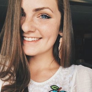 Meet your Posher, Hailey